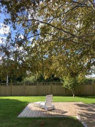 Deckchair in the private garden of the gîte Le Benouchon